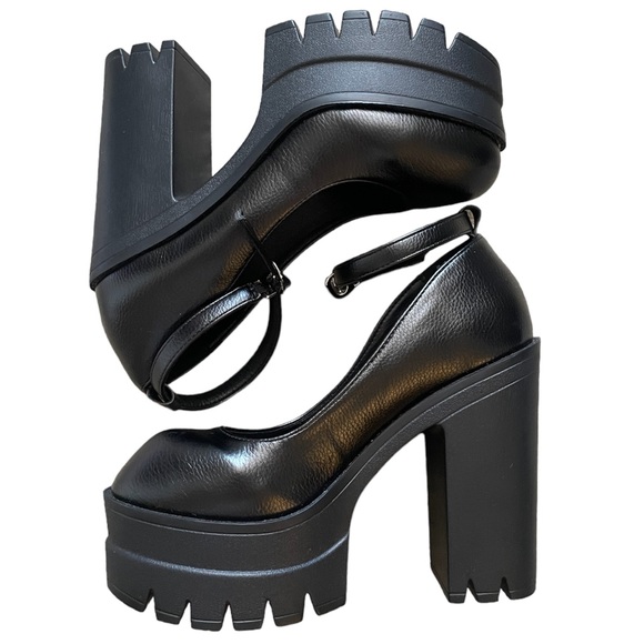 Platform Black Chunky Heels - Picture 6 of 12